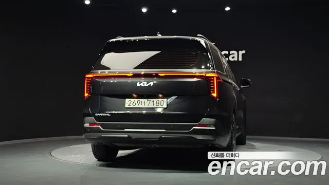 Kia Carnival Generation 4 — Фото автомобиля 4