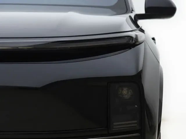 Li Auto L8 — Фото автомобиля 2
