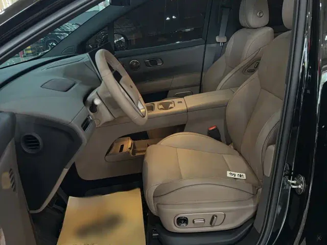 Li Auto i6 — Фото автомобиля 6