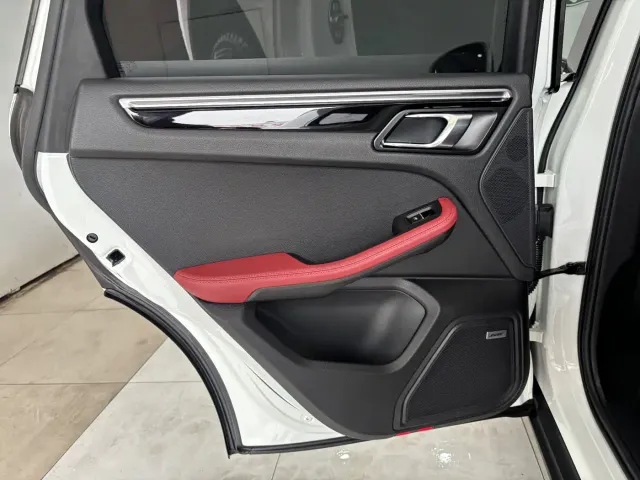 Porsche Macan — Фото автомобиля 22