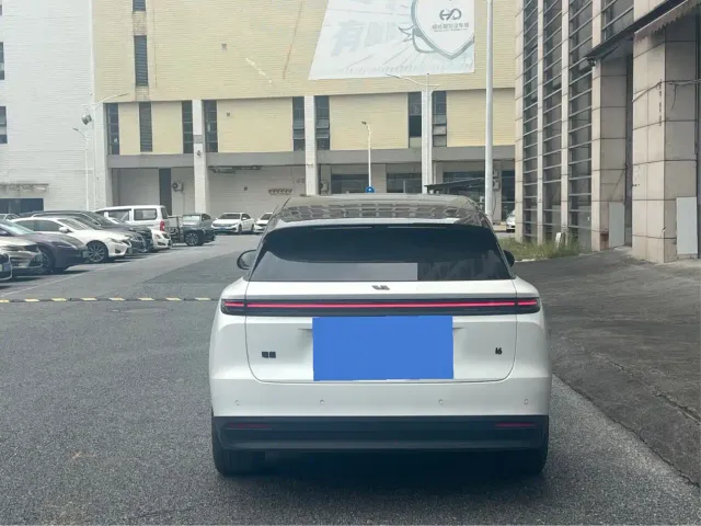 Li Auto i6 — Фото автомобиля 5