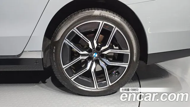 BMW 7 Series G70 — Фото автомобиля 6
