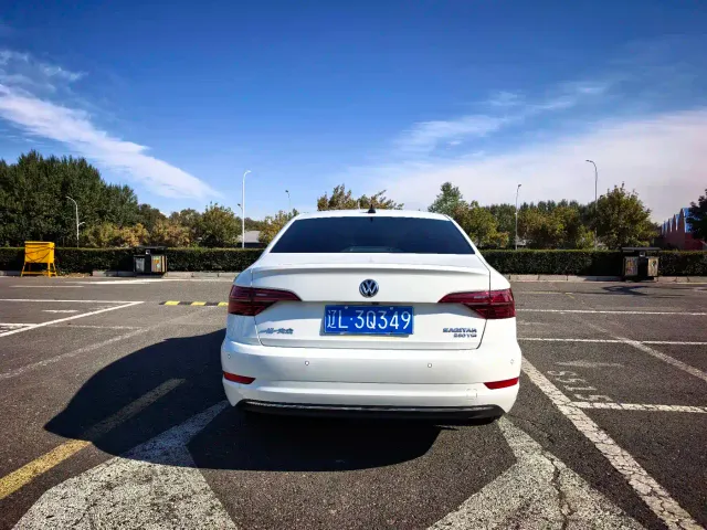 Volkswagen Sagitar — Фото автомобиля 5