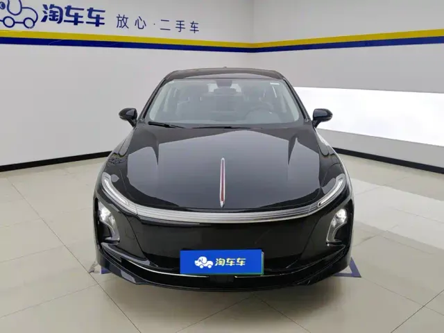 Hongqi E-QM5 — Фото автомобиля 2