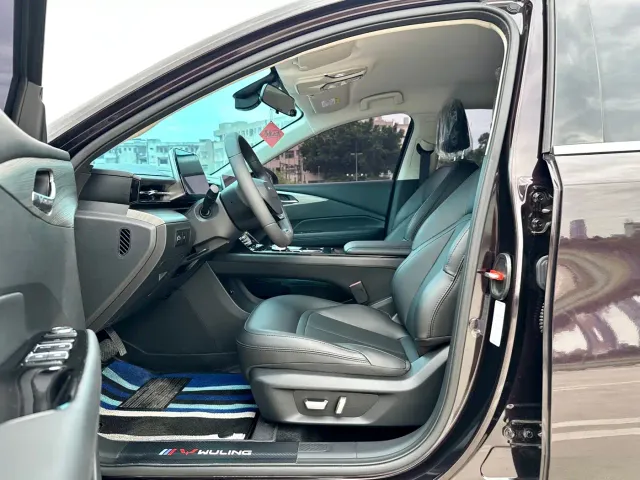Wuling Starlight — Фото автомобиля 10