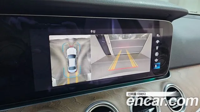 Mercedes-Benz E-Class — Фото автомобиля 17