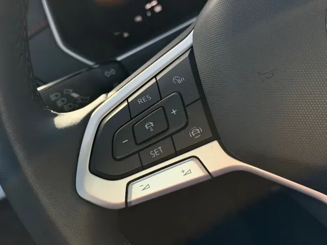 Volkswagen Lavida — Фото автомобиля 10