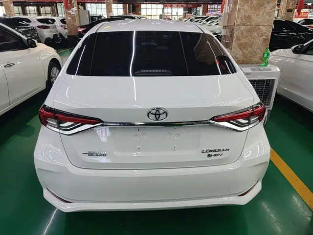 Toyota Corolla — Фото автомобиля 5