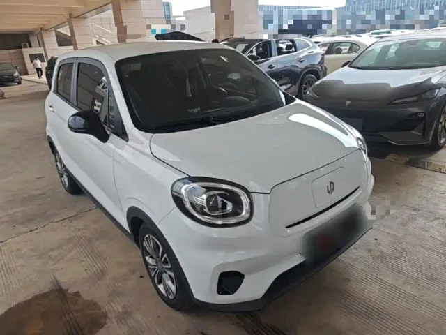 Leapmotor T03 — Фото автомобиля 3