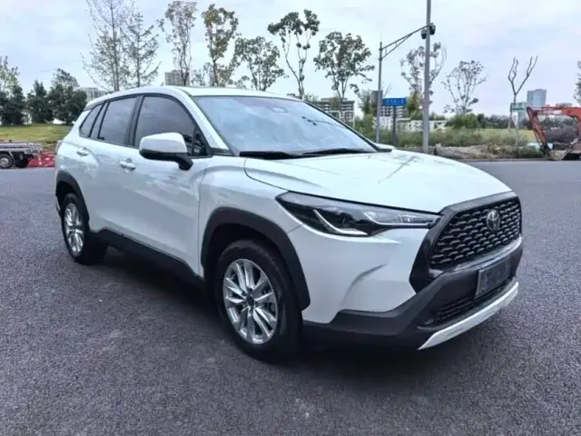 Toyota Corolla Cross — Фото автомобиля 3