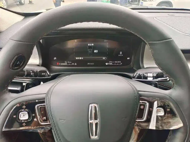 Lincoln Aviator — Фото автомобиля 6
