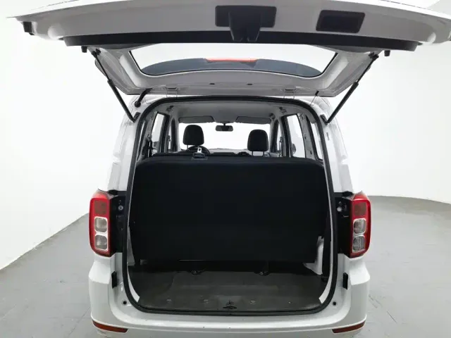 Wuling Hongguang — Фото автомобиля 16