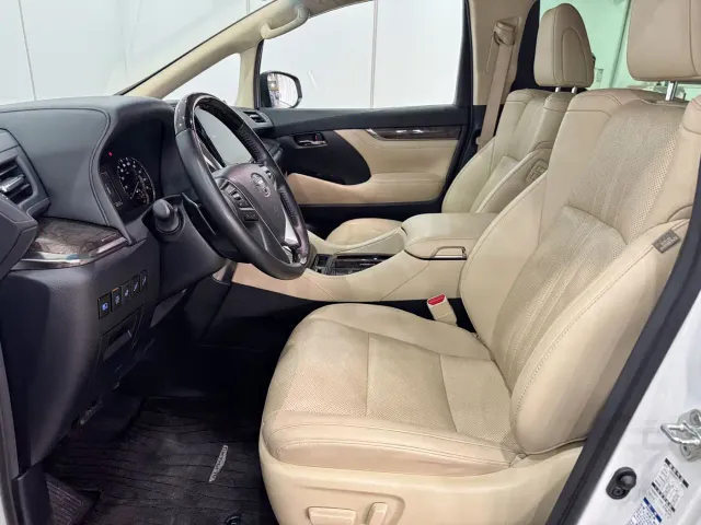 Toyota Alphard — Фото автомобиля 10