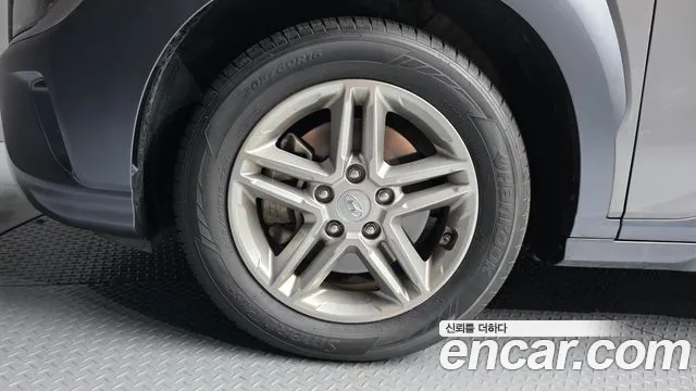 Hyundai Kona Новый Kona Бензин 1.6 турбо 2WD — Фото автомобиля 5