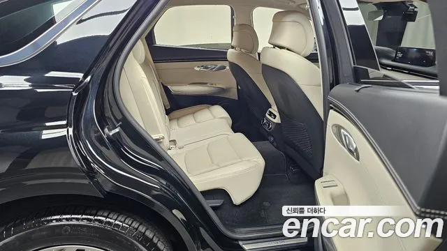 Genesis GV70 — Фото автомобиля 17