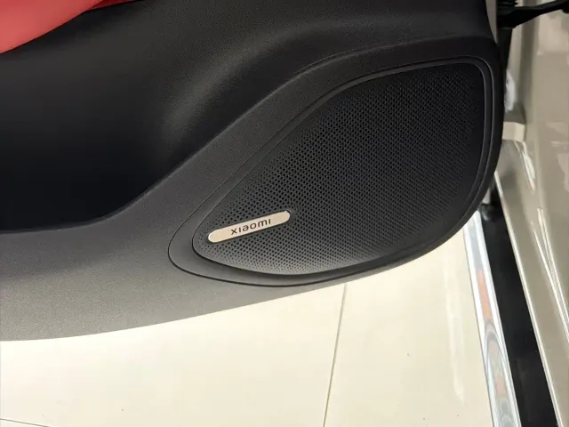 Xiaomi SU7 — Фото автомобиля 16
