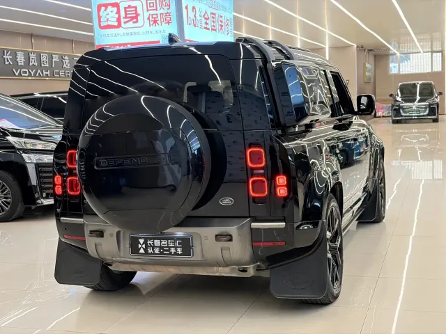 Land Rover Defender — Фото автомобиля 7