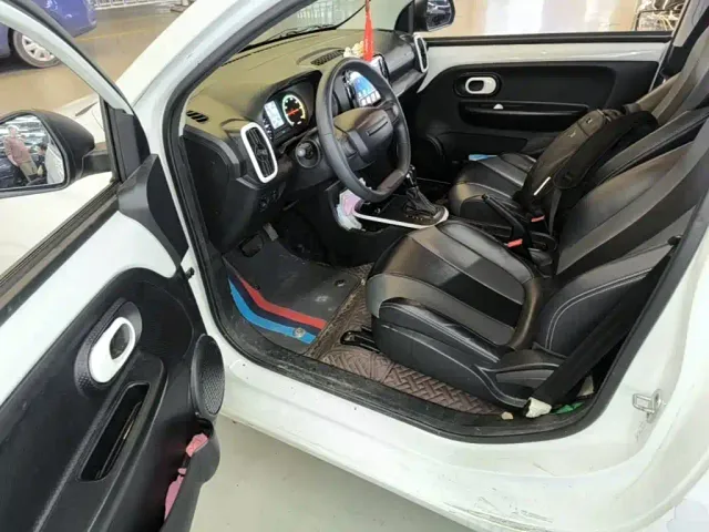 Roewe Clever — Фото автомобиля 15