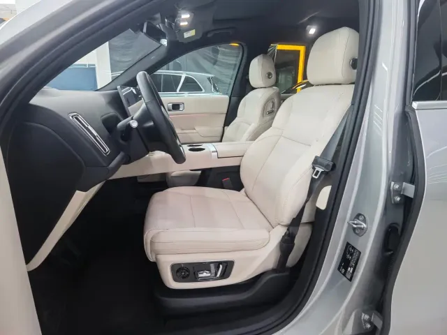 Li Auto L8 — Фото автомобиля 11