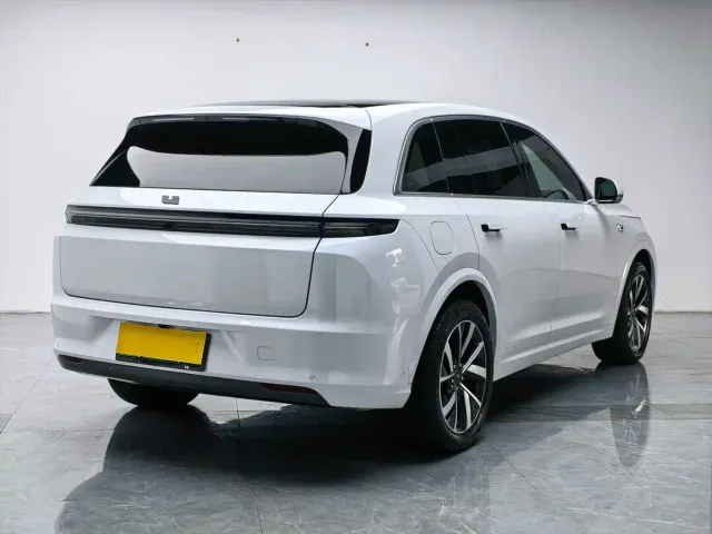 Li Auto L7 — Фото автомобиля 6