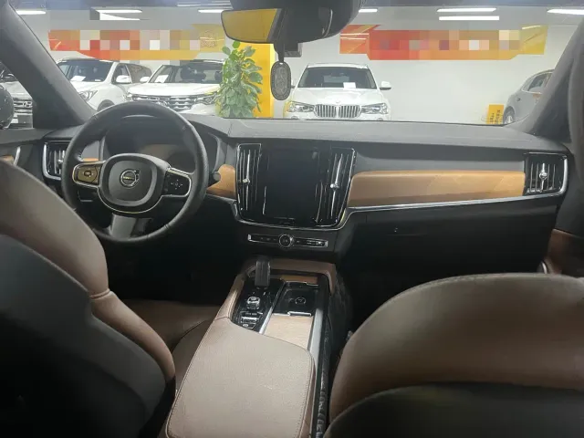 Volvo S90 — Фото автомобиля 7