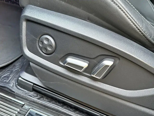 Audi Q5L — Фото автомобиля 14