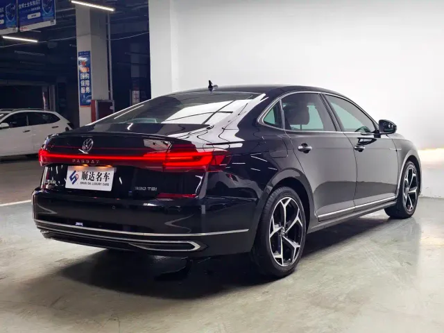 Volkswagen Passat — Фото автомобиля 12