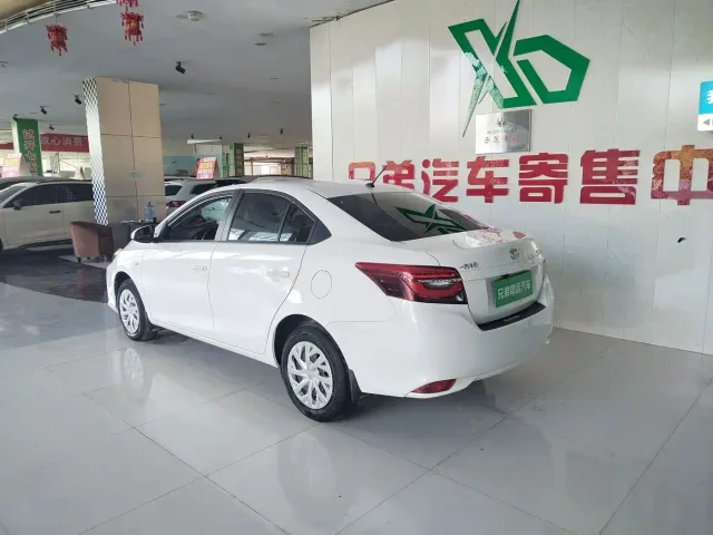 Toyota Vios — Фото автомобиля 11