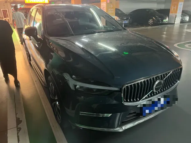 Volvo XC60 — Фото автомобиля 3