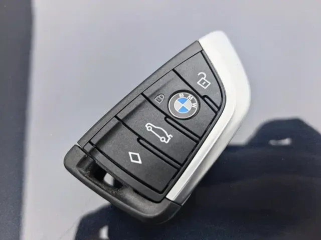 BMW iX3 — Фото автомобиля 13