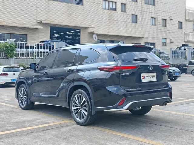 Toyota Crown Kluger — Фото автомобиля 4