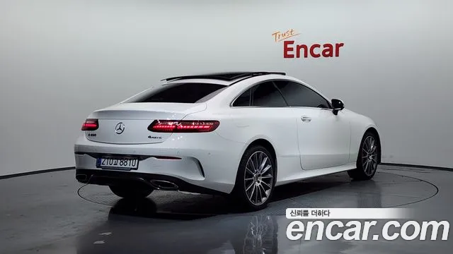 Mercedes-Benz E-Class — Фото автомобиля 2