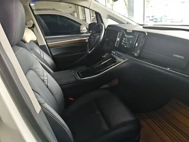 GAC Trumpchi M8 — Фото автомобиля 24