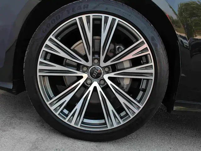 Audi A6L — Фото автомобиля 13