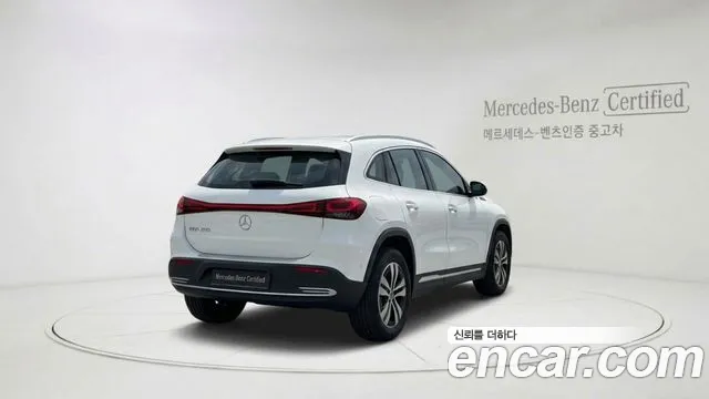 Mercedes-Benz EQA — Фото автомобиля 2
