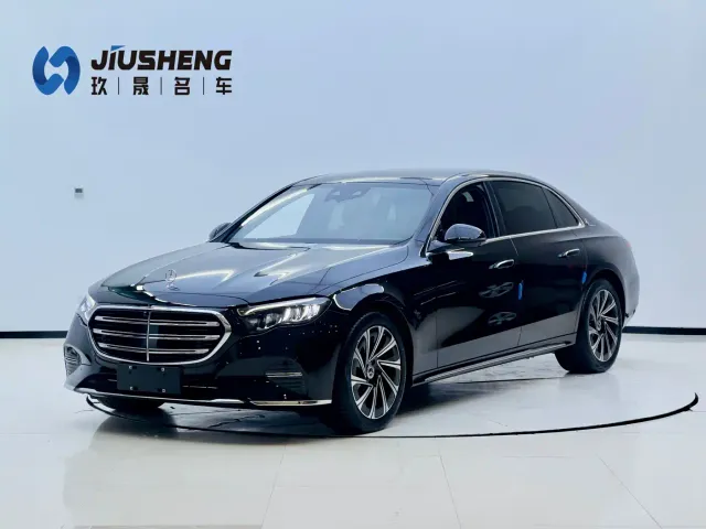 Фотография автомобиля — Mercedes-Benz E-Class