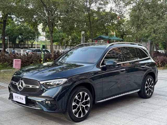 Фотография автомобиля — Mercedes-Benz GLC-Class