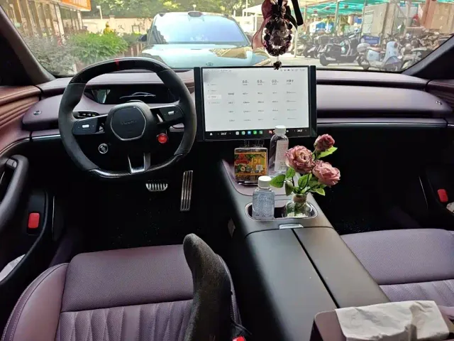 Xiaomi SU7 — Фото автомобиля 10