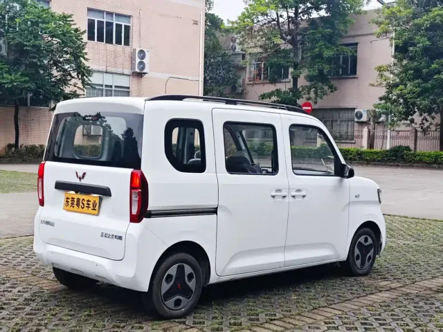 Wuling Zhiguang NEV — Фото автомобиля 4