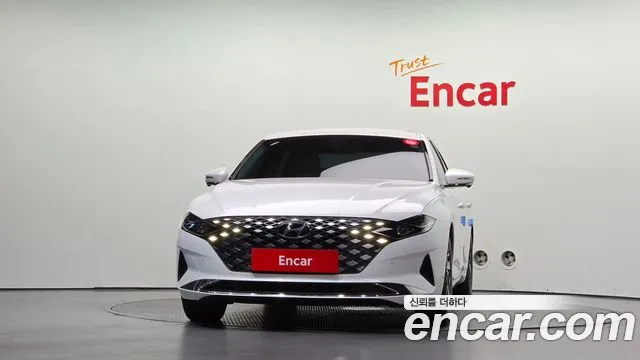 Hyundai Grandeur (New) Hybrid — Фото автомобиля 3