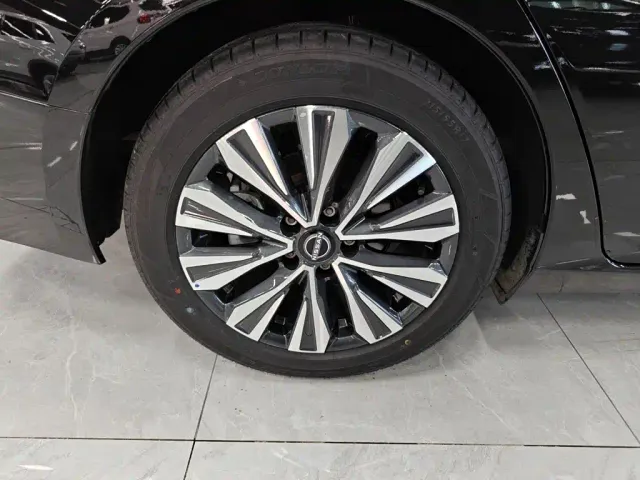 Nissan Teana — Фото автомобиля 8