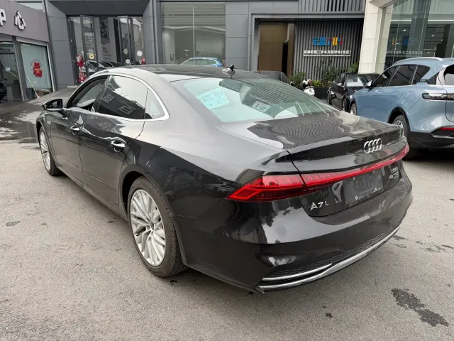 Audi A7L — Фото автомобиля 7