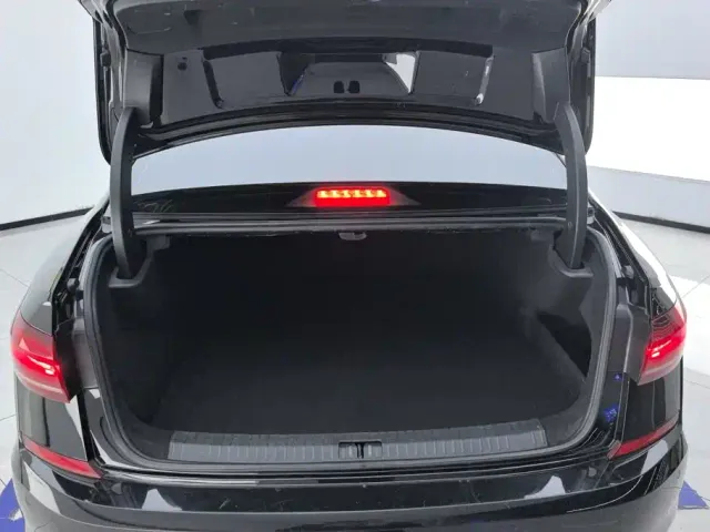 Volkswagen Passat — Фото автомобиля 4