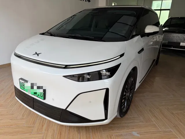 Фотография автомобиля — Xpeng X9