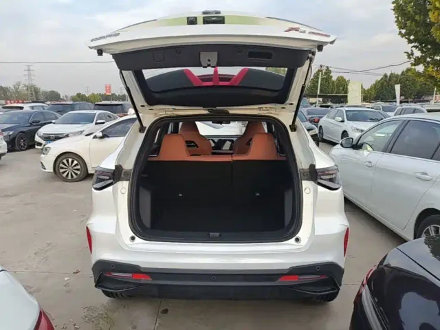 Changan X5 Plus — Фото автомобиля 18