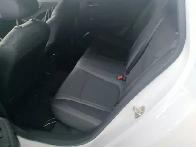 Roewe i5 — Фото автомобиля 16
