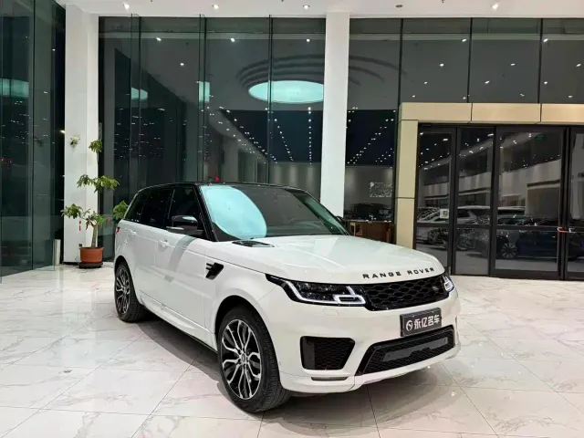Land Rover Range Rover Sport — Фото автомобиля 3