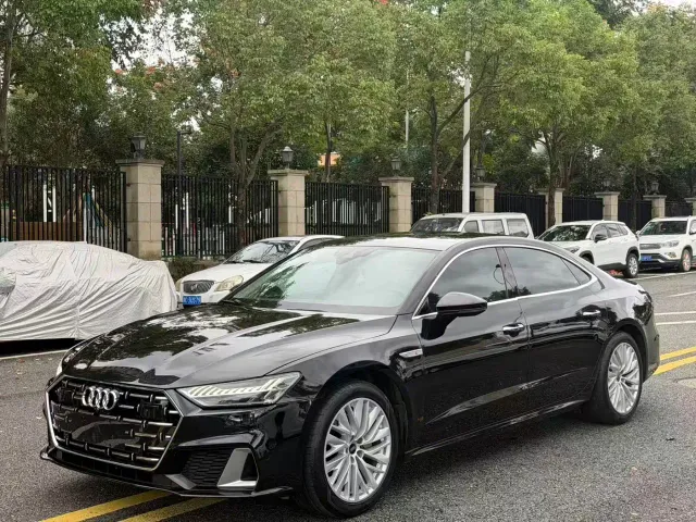 Audi A7L — Фото автомобиля 3