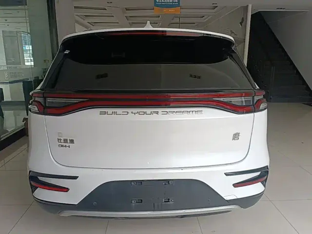 BYD Tang — Фото автомобиля 5