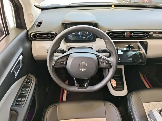 Leapmotor T03 — Фото автомобиля 10